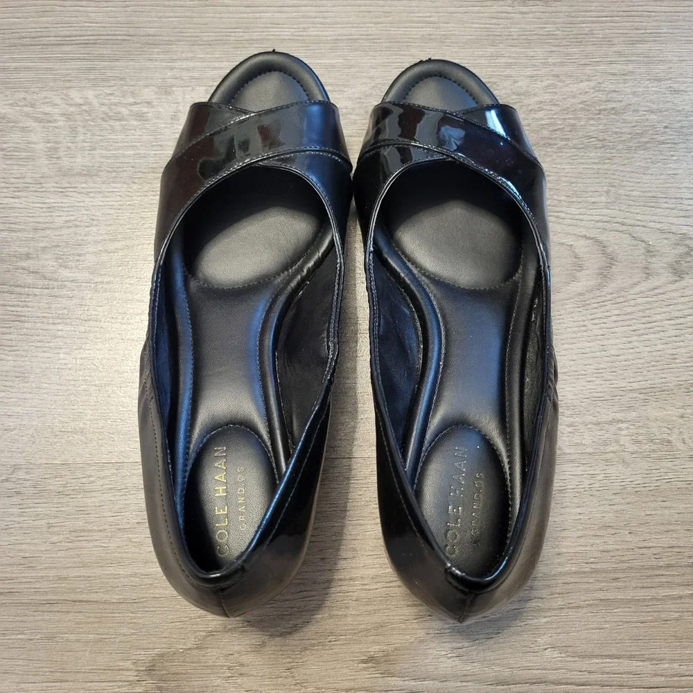 Cole Haan Grand.OS Womens Black Patent Leather Peep Toe Wedge Sandals Shoes 8.5